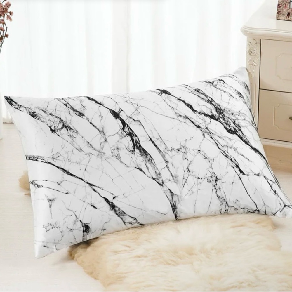 Blissy 100% Mulberry Silk
Pillowcase - Light Marble - King